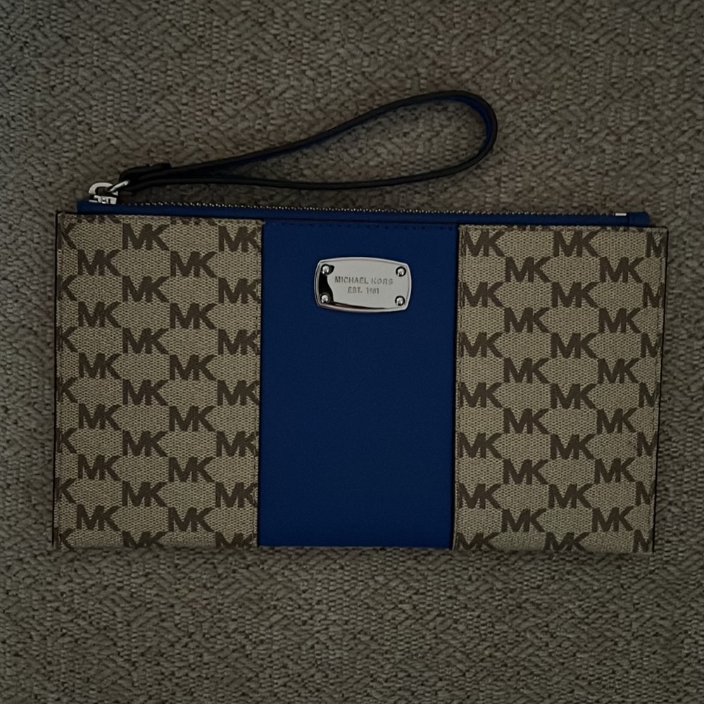 Michael Kors wristlet